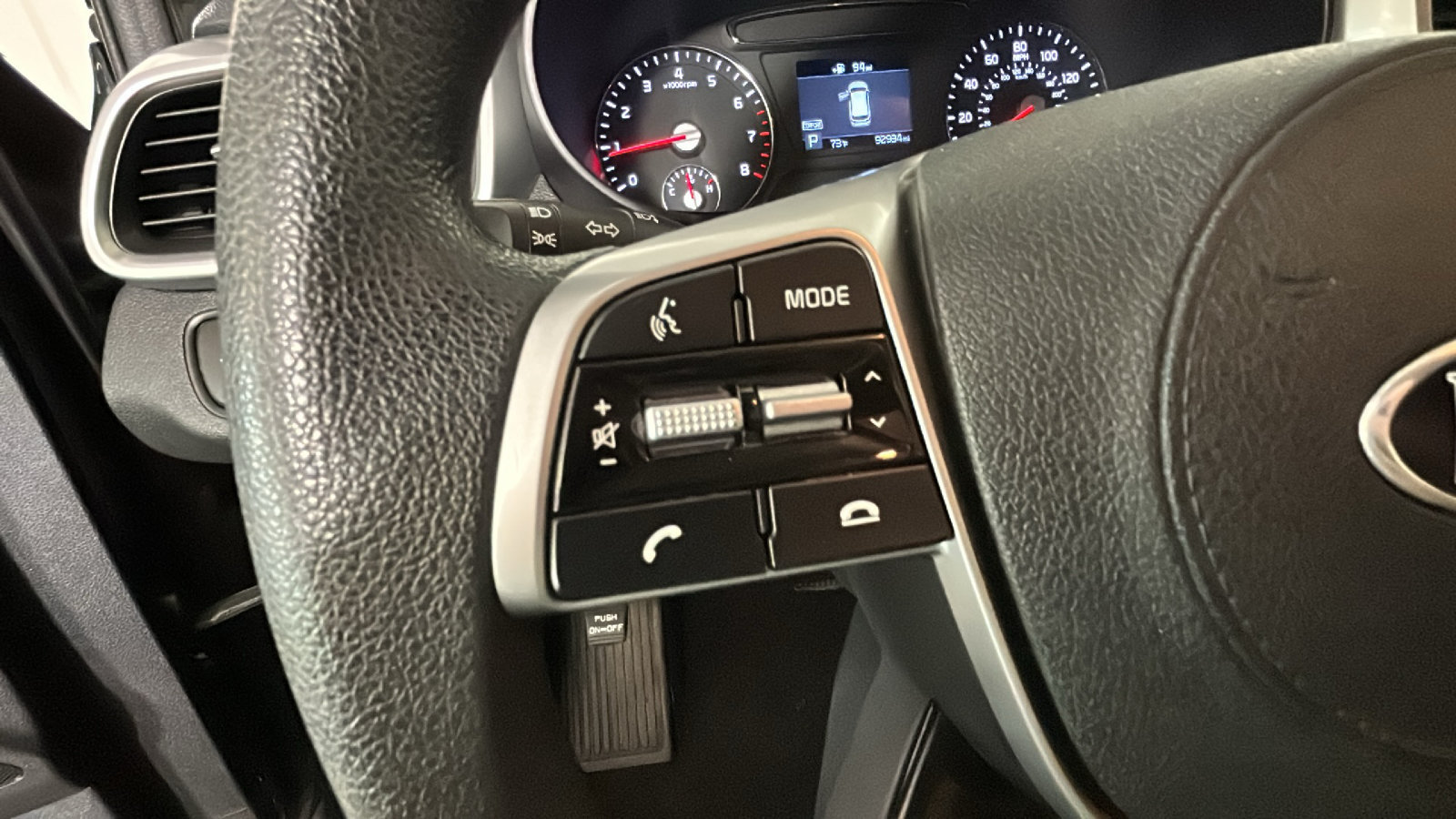 Used 2020 Kia Sorento LX AWD/4WD image 19