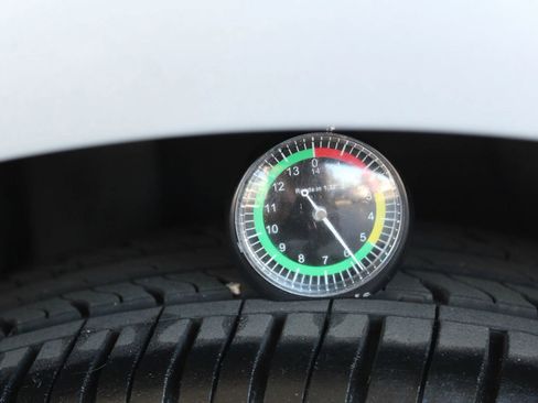 Used 2017 Toyota Prius Four image 34