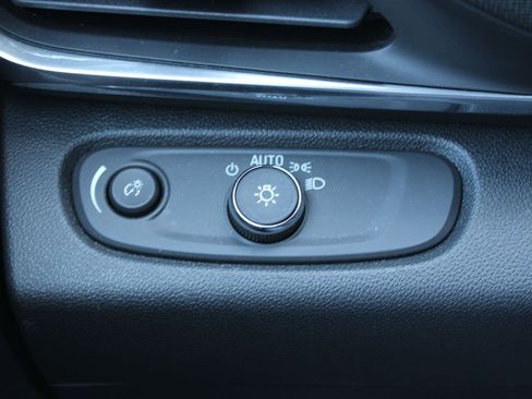 Used 2024 Buick Envista Preferred FWD image 22