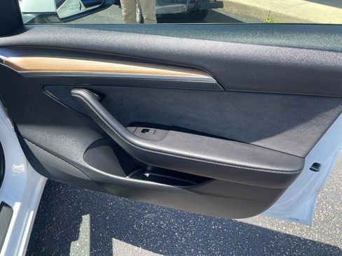 Used 2022 Tesla Model 3 Long Range AWD/4WD image 10