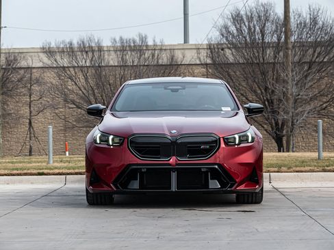 New 2026 BMW M5 w/ Executive Package image 2