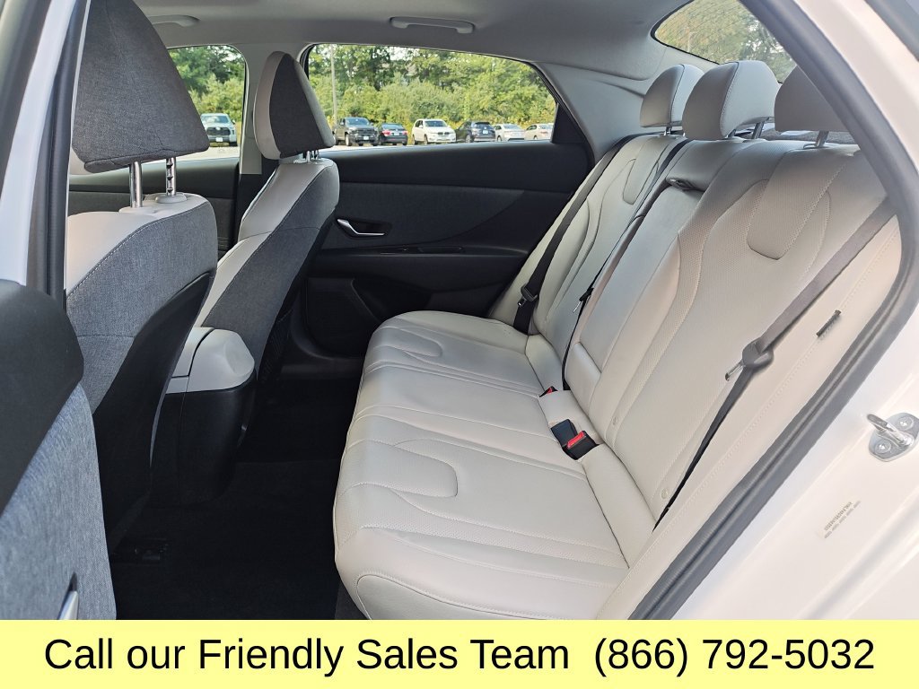 Used 2025 Hyundai Elantra Limited FWD image 25