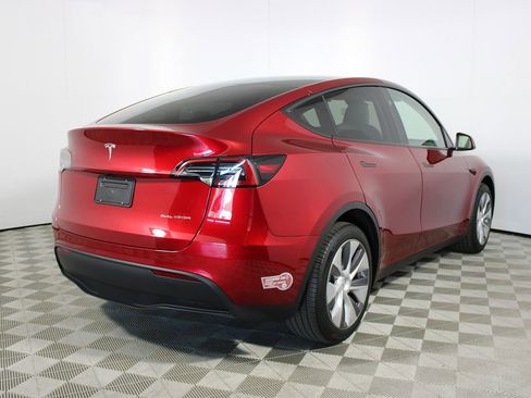 Used 2024 Tesla Model Y Long Range AWD/4WD image 35
