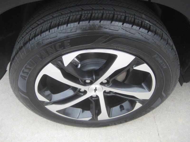 Used 2026 Chevrolet Trax RS w/ Sunroof Package FWD image 8