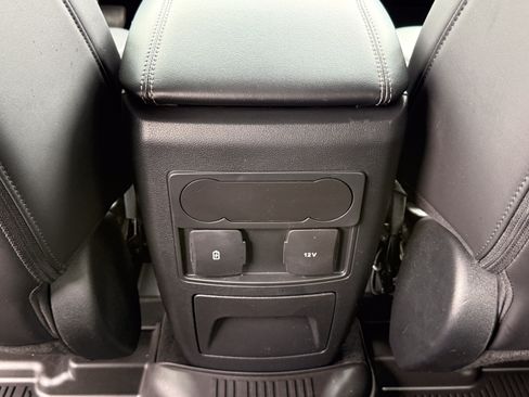 Used 2023 Ford Explorer XLT w/ Equipment Group 202A AWD/4WD image 18