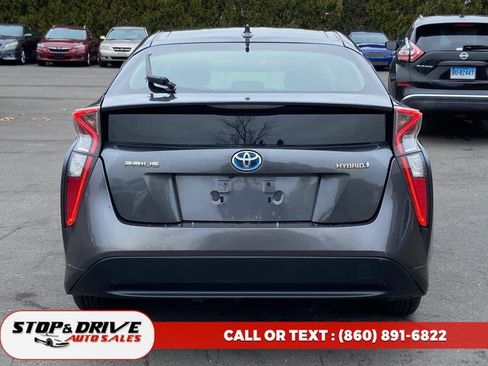 Used 2017 Toyota Prius Two image 4