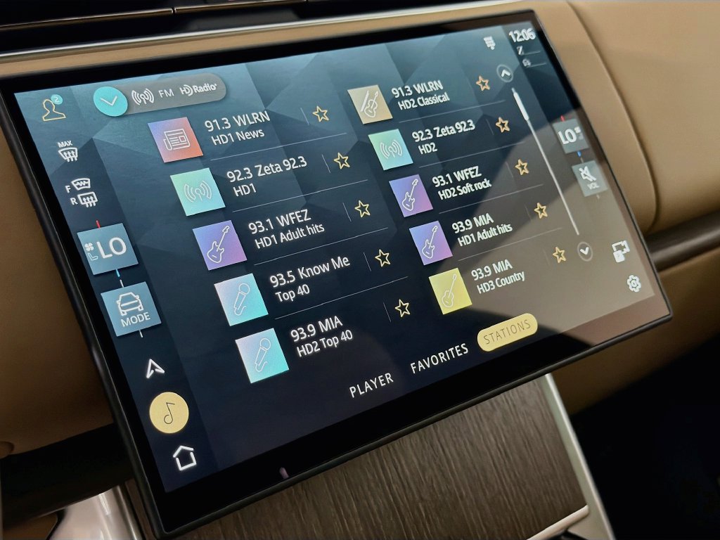 New 2026 Land Rover Range Rover Long Wheelbase SE AWD/4WD image 15