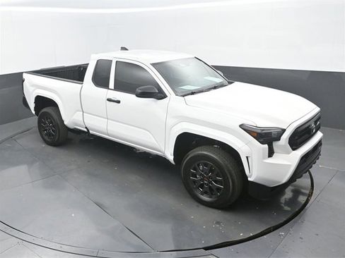 Used 2024 Toyota Tacoma SR image 27