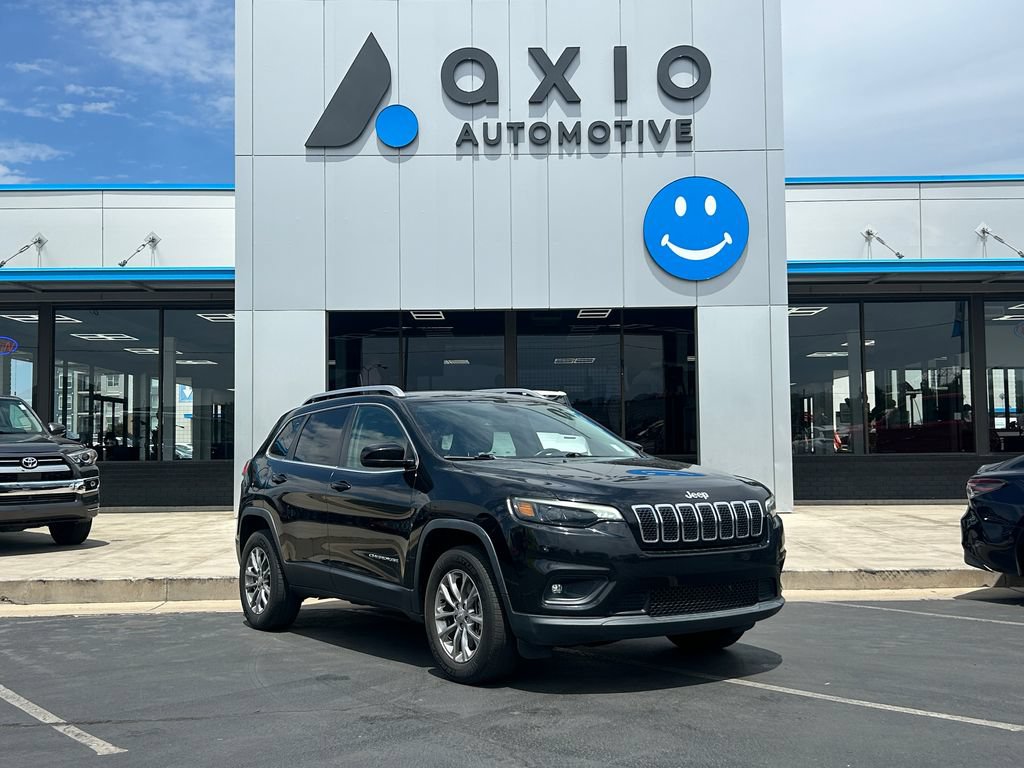 Used 2019 Jeep Cherokee Latitude Plus w/ Comfort/Convenience Group AWD/4WD image 1