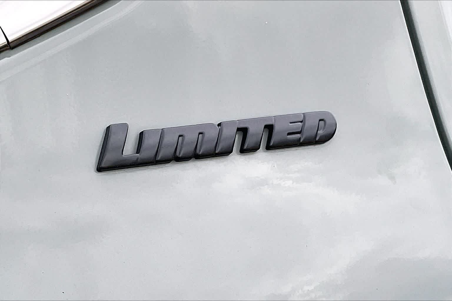 Used 2023 Toyota Tundra Limited w/ TRD Off-Road Package AWD/4WD image 7