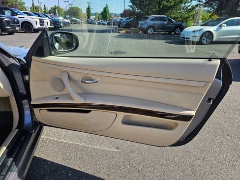 Used 2011 BMW 328i Convertible RWD image 10