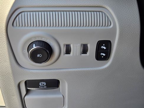 Certified 2022 Jeep Wagoneer Series II w/ Premium Group I RWD image 18