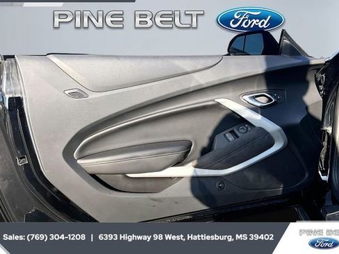 Used 2018 Chevrolet Camaro SS image 17