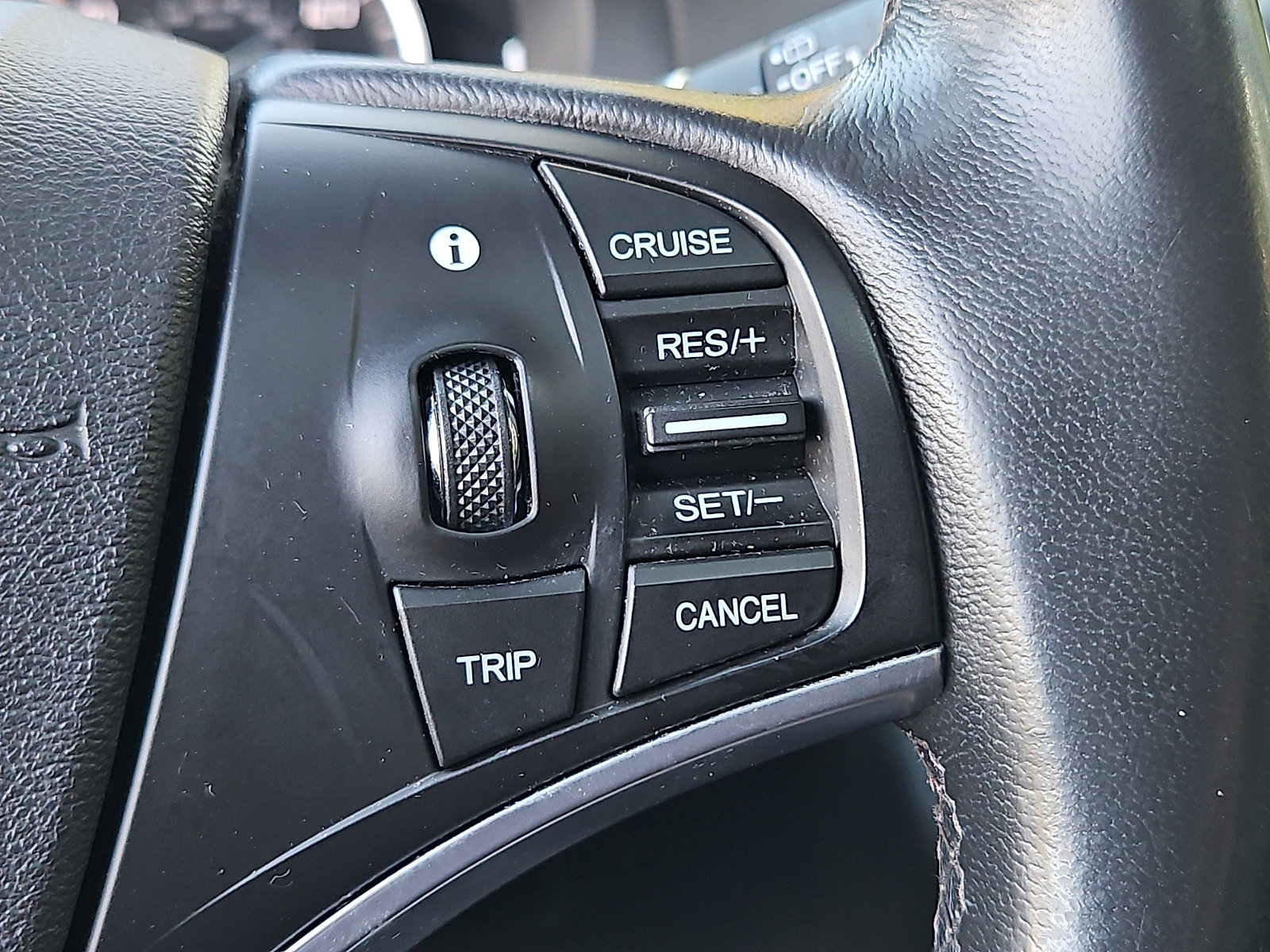 Used 2015 Acura MDX w/ Technology Package AWD/4WD image 24