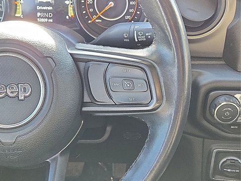 Used 2021 Jeep Wrangler Unlimited Sport image 14