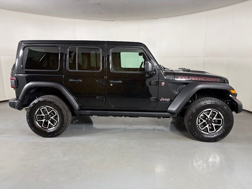 Used 2025 Jeep Wrangler Unlimited Rubicon AWD/4WD image 9