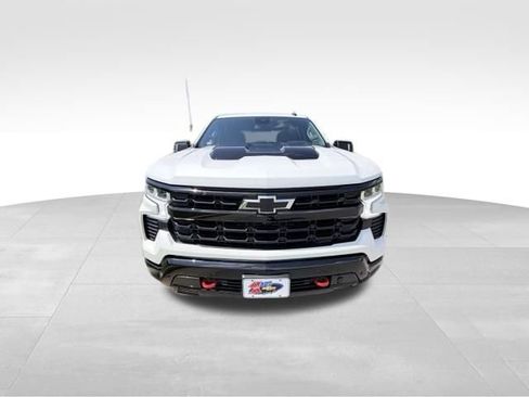 Used 2024 Chevrolet Silverado 1500 LT Trail Boss w/ LT Trail Boss Premium Package AWD/4WD image 3