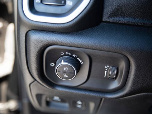 Used 2023 RAM 1500 Big Horn AWD/4WD image 19