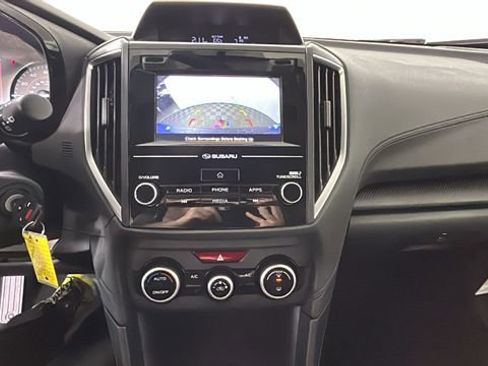 Used 2020 Subaru Crosstrek 2.0i AWD/4WD image 24