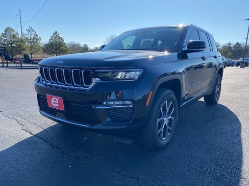 New 2025 Jeep Grand Cherokee Limited image 4