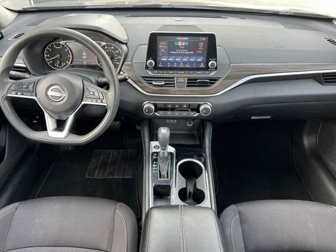 Used 2023 Nissan Altima 2.5 SV image 4