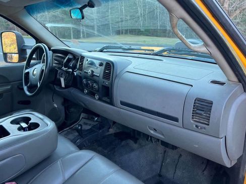 Used 2010 Chevrolet Silverado 3500 W/T w/ Snow Plow Prep Package image 13
