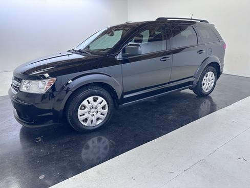Used 2019 Dodge Journey SE FWD image 9