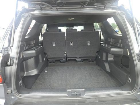 Used 2025 Toyota 4Runner SR5 AWD/4WD image 12
