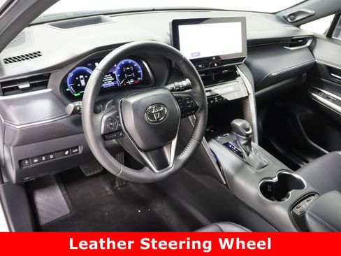 Used 2024 Toyota Venza LE image 13