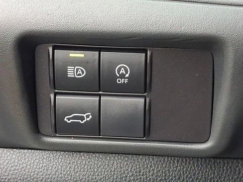 Used 2023 Toyota Highlander XSE image 29