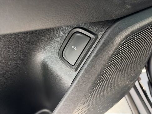 New 2026 Chevrolet Equinox LT image 10