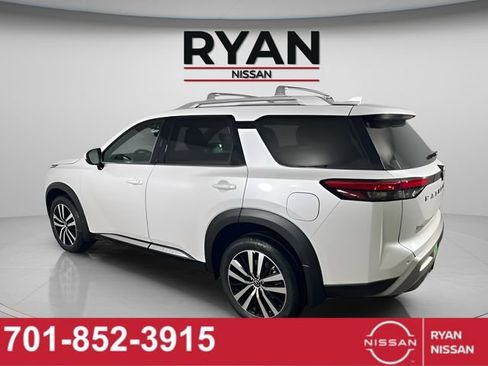 New 2025 Nissan Pathfinder Platinum w/ Cargo Package image 9
