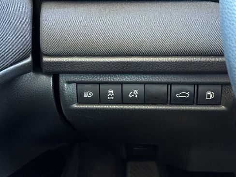 Used 2025 Toyota Camry LE image 37