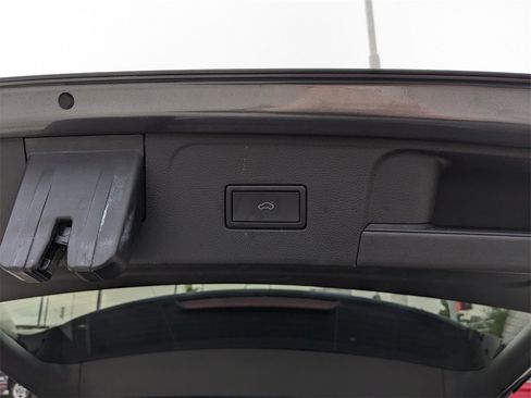 Certified 2024 Volkswagen Atlas SE image 13