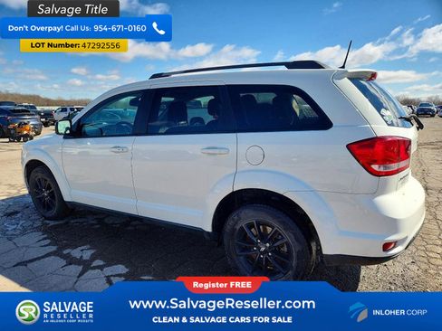 Used 2019 Dodge Journey SE w/ Connectivity Group FWD image 3