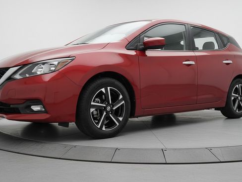 Used 2025 Nissan Sentra SV FWD image 3
