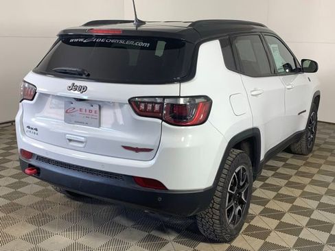 Used 2024 Jeep Compass Trailhawk w/ Trailhawk Convenience Group AWD/4WD image 4