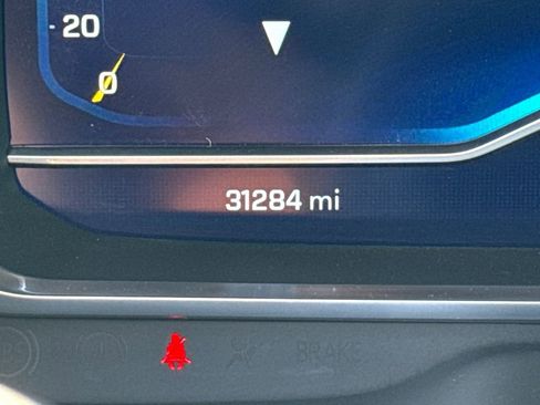 Used 2023 Chevrolet Suburban Z71 w/ Luxury Package image 28