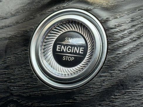 Used 2019 Mercedes-Benz E 300 4MATIC image 30