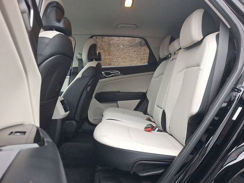 Used 2023 Kia Sportage EX image 10