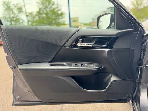 Used 2016 Honda Accord LX image 13