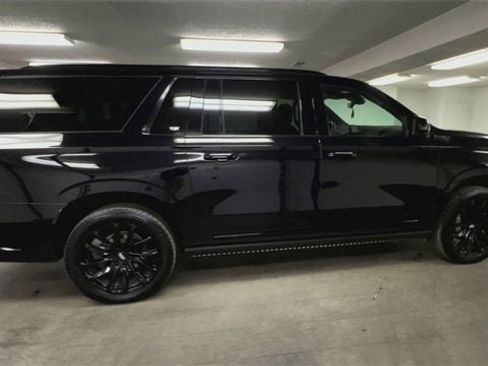 Certified 2023 Cadillac Escalade ESV Sport w/ LPO, ONYX Package image 9