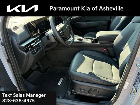 Certified 2026 Kia Sportage EX w/ EX Panoramic Sunroof Package AWD/4WD image 18