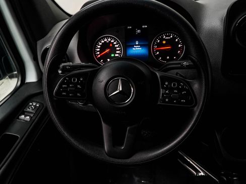 Used 2022 Mercedes-Benz Sprinter 2500 image 25