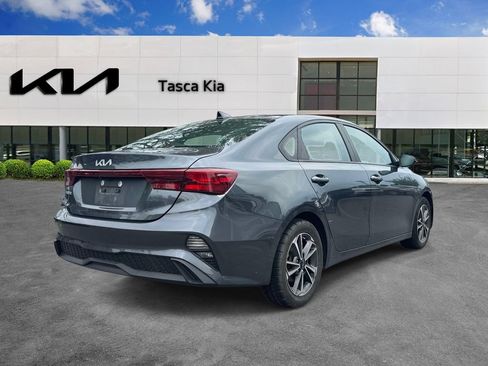 Used 2023 Kia Forte LXS w/ LXS Technology Package FWD image 4