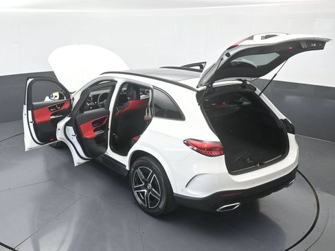 Used 2025 Mercedes-Benz GLC 300 image 65