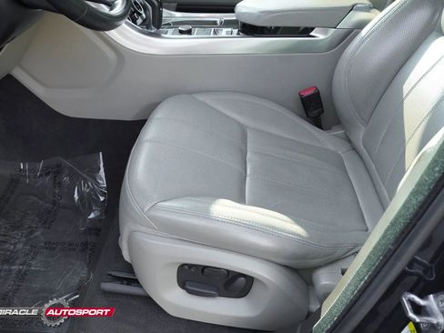 Used 2014 Land Rover Range Rover Sport HSE image 18