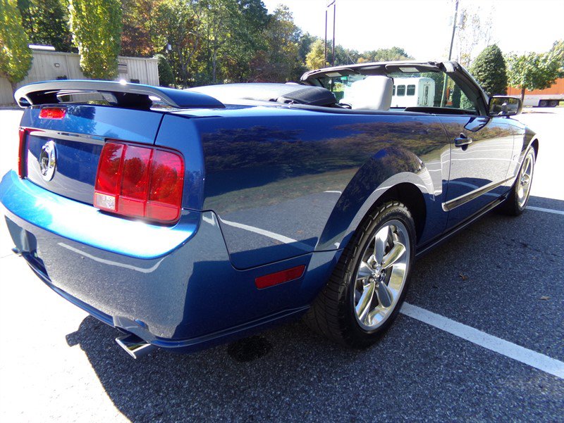 Used 2008 Ford Mustang GT RWD image 5