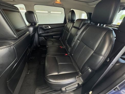 Used 2017 Nissan Pathfinder Platinum w/ Family Entertainment Package FWD image 20