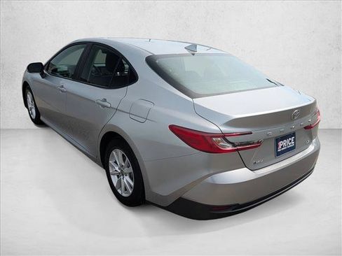 Used 2025 Toyota Camry LE FWD image 7